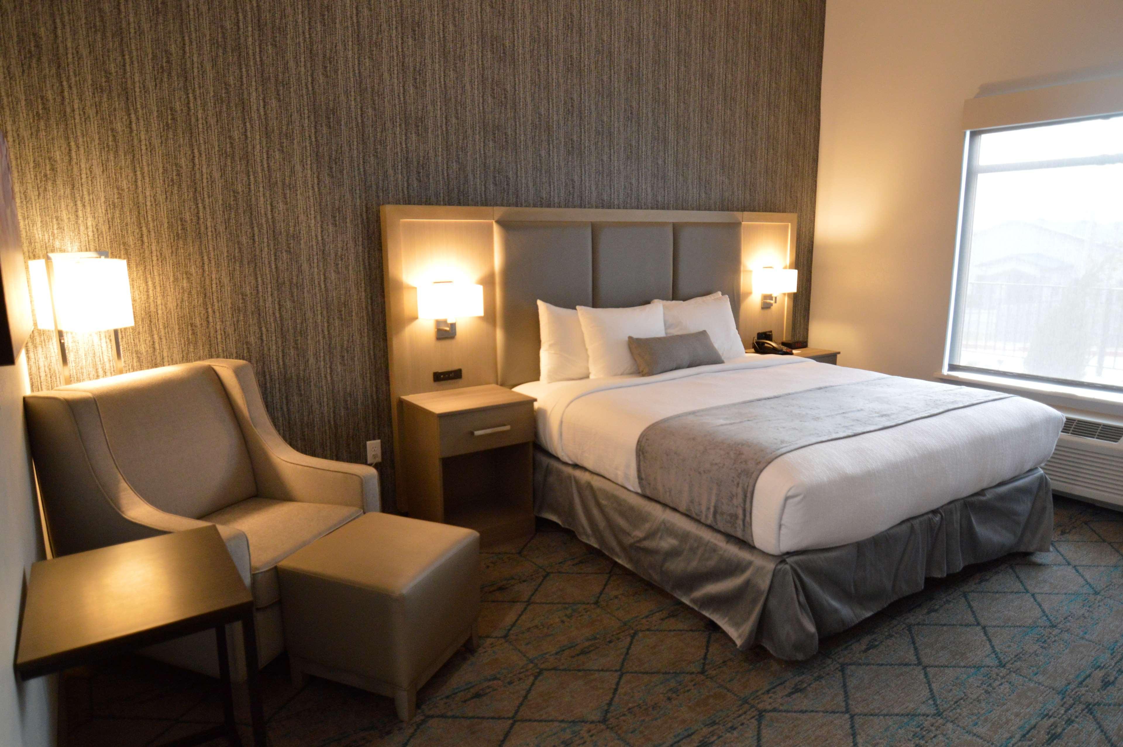 Best Western Plus Executive Residency Oklahoma City I-35 Экстерьер фото