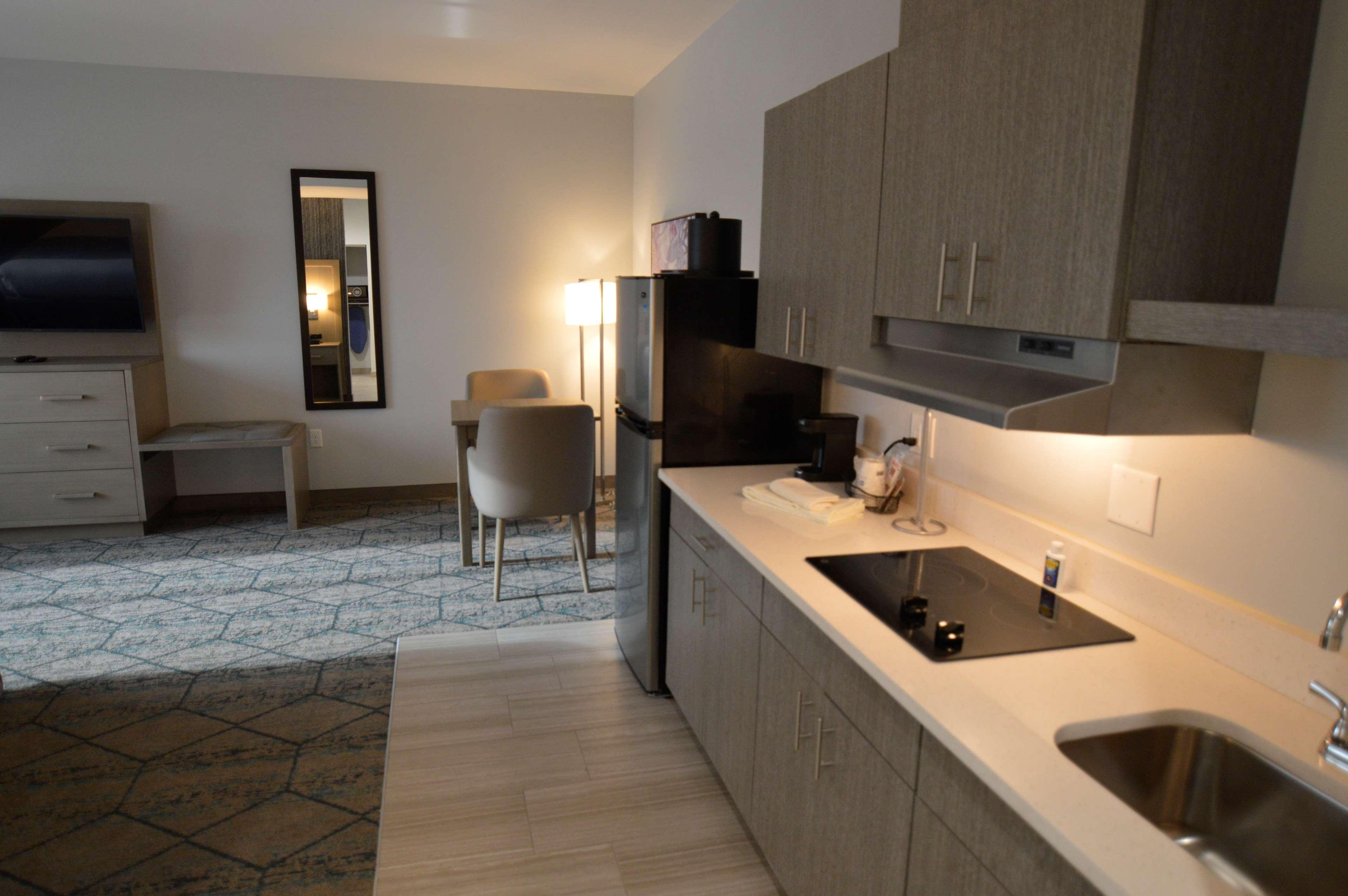 Best Western Plus Executive Residency Oklahoma City I-35 Экстерьер фото