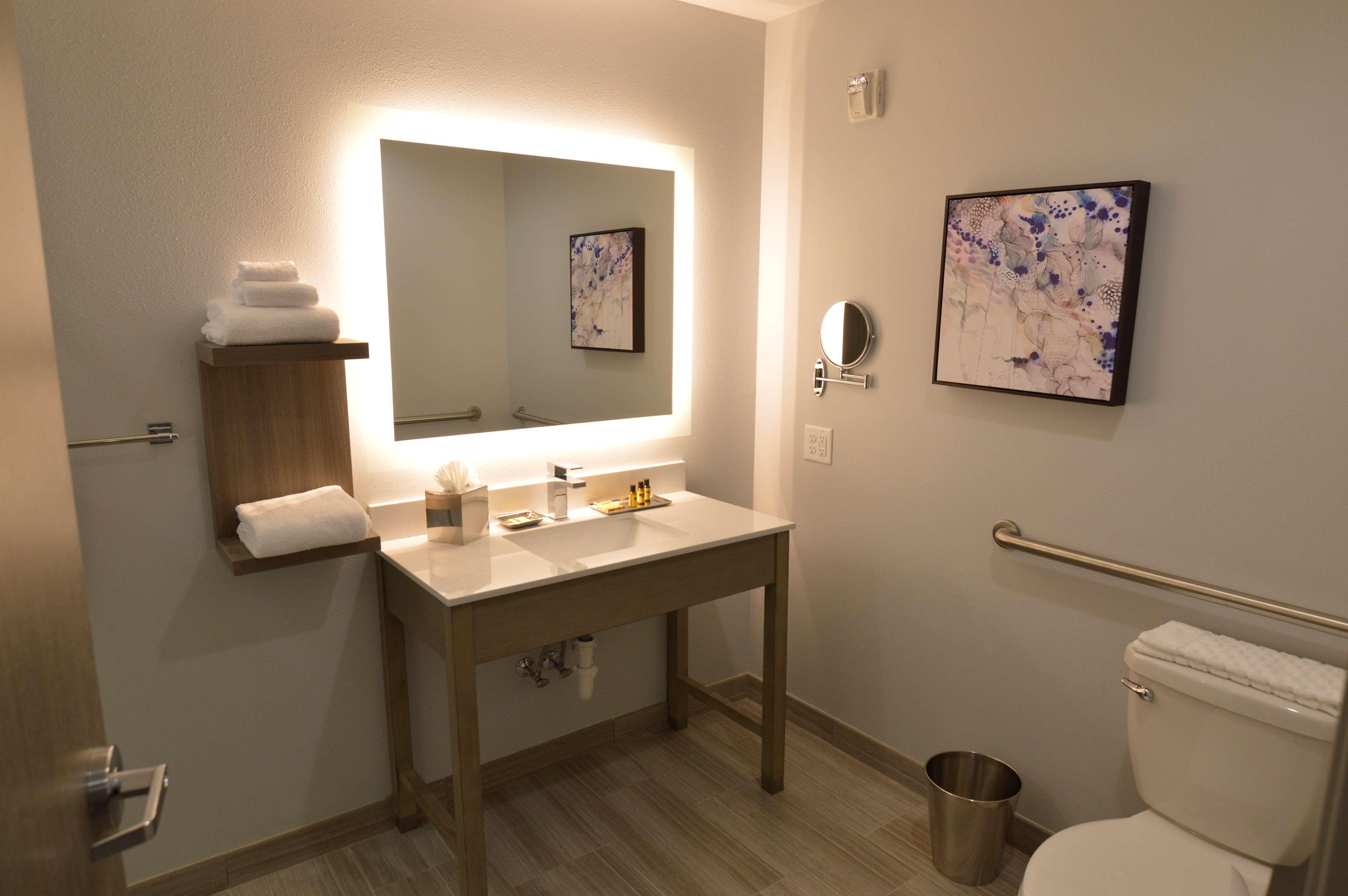 Best Western Plus Executive Residency Oklahoma City I-35 Экстерьер фото