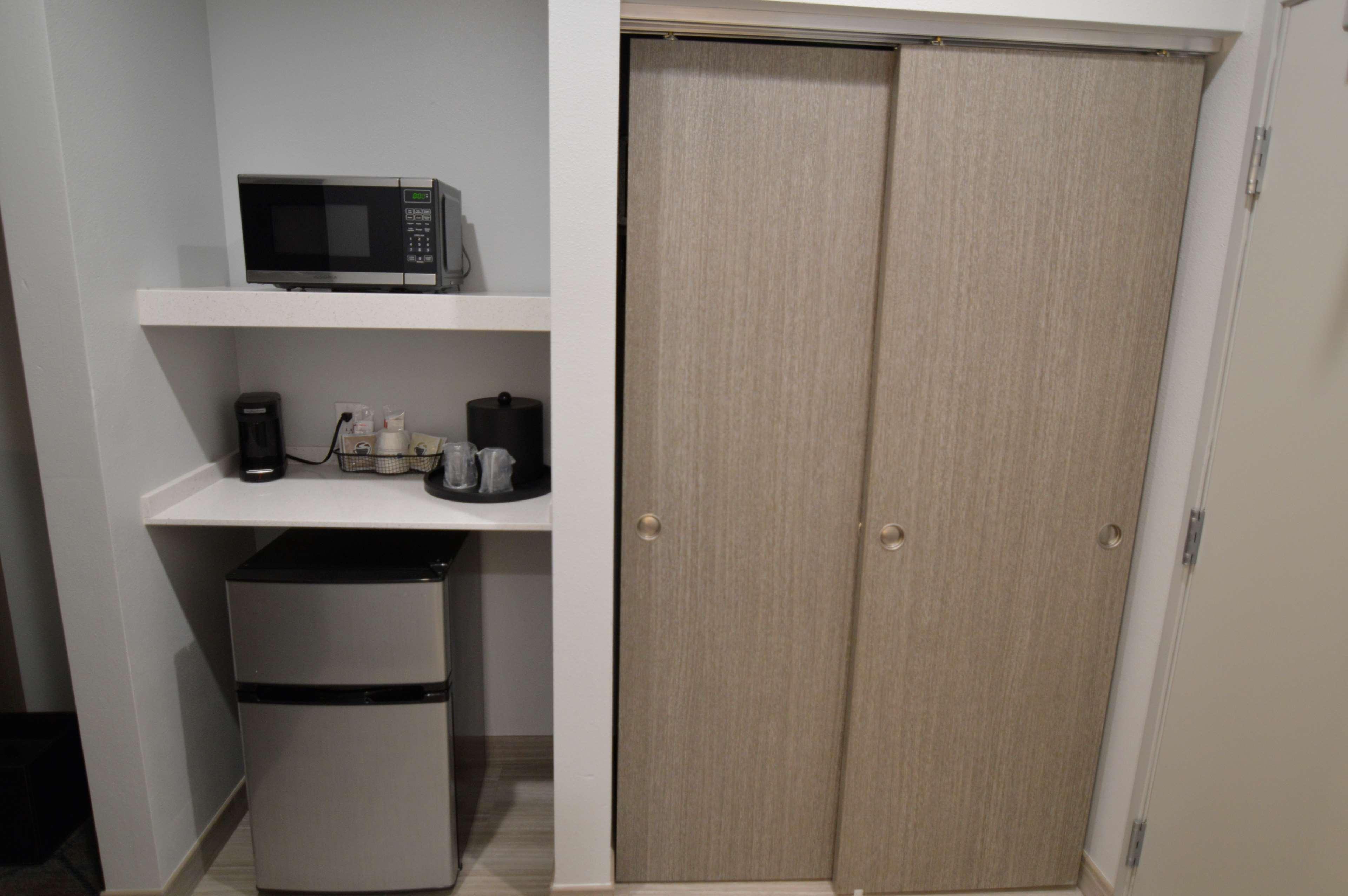 Best Western Plus Executive Residency Oklahoma City I-35 Экстерьер фото