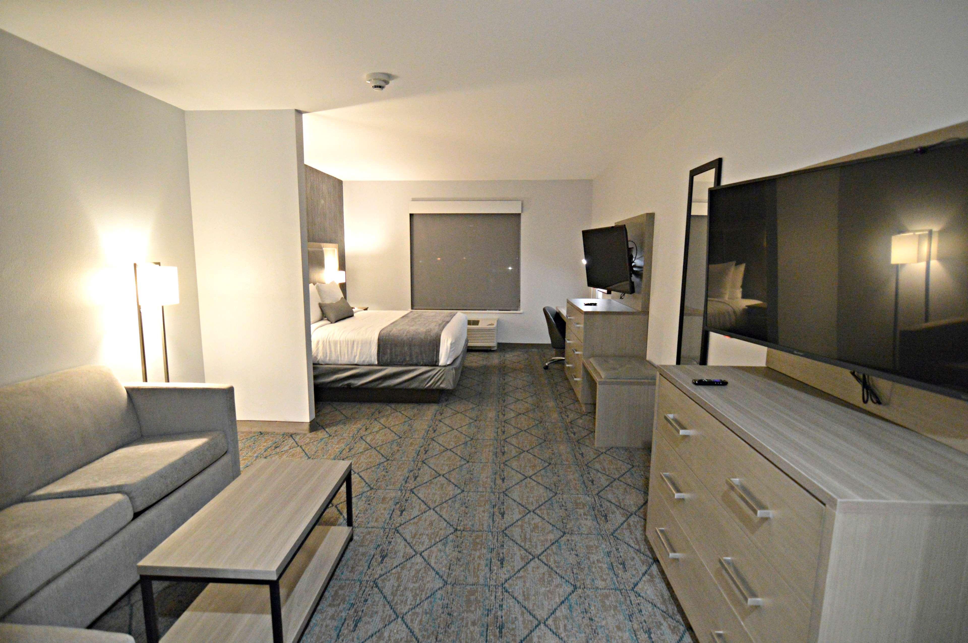 Best Western Plus Executive Residency Oklahoma City I-35 Экстерьер фото