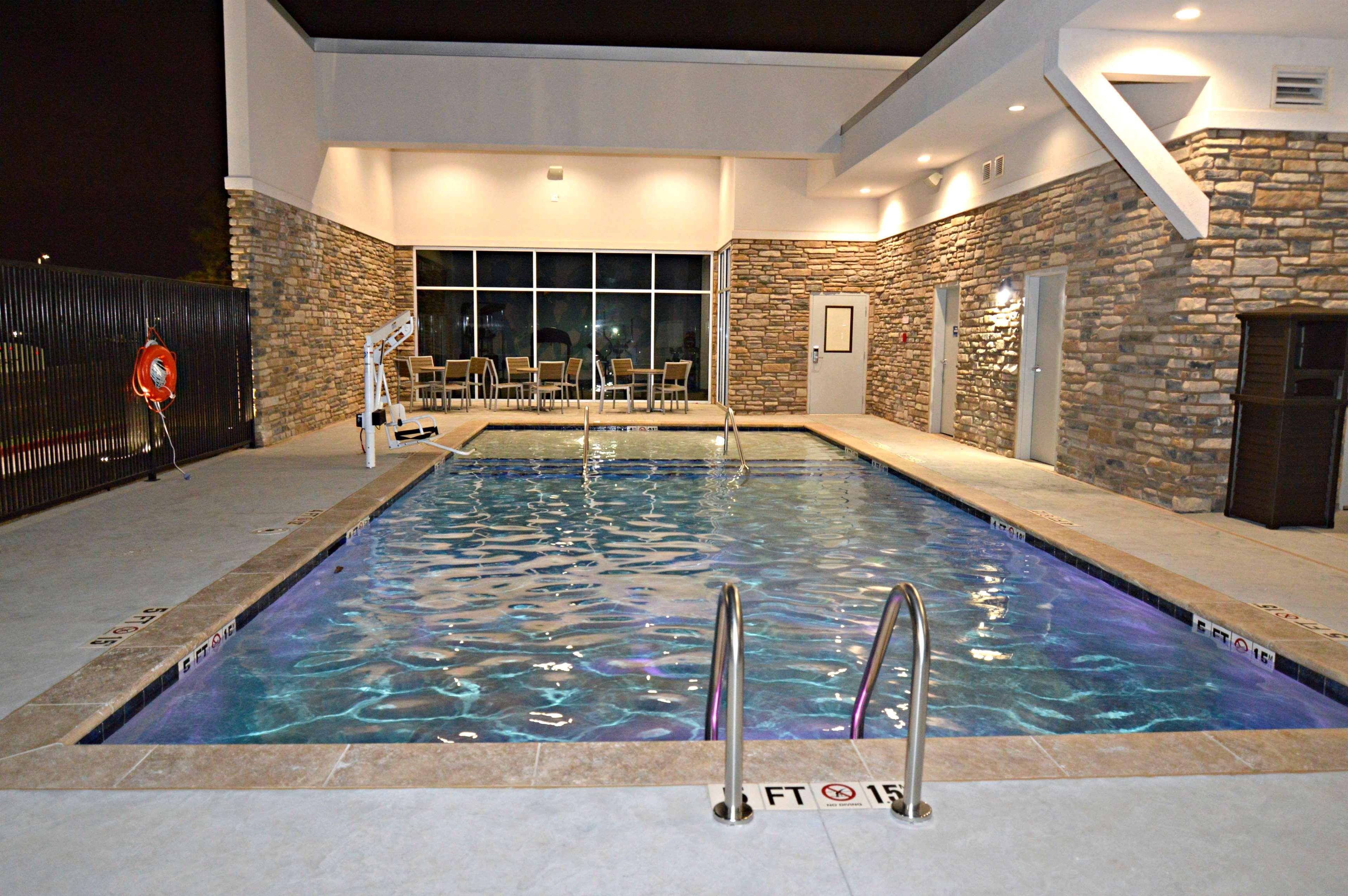 Best Western Plus Executive Residency Oklahoma City I-35 Экстерьер фото